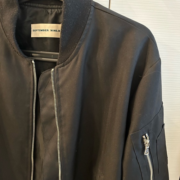 Black bomber jacket from Korea - Picture 2 of 2